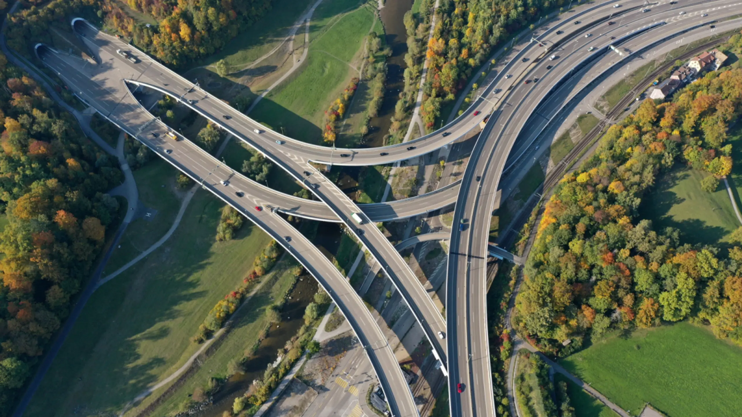 © Rafael_Wiedenmeier, Apa, iStockphoto California State Route 91 ist eine wichtige Ost-West-Autobahn