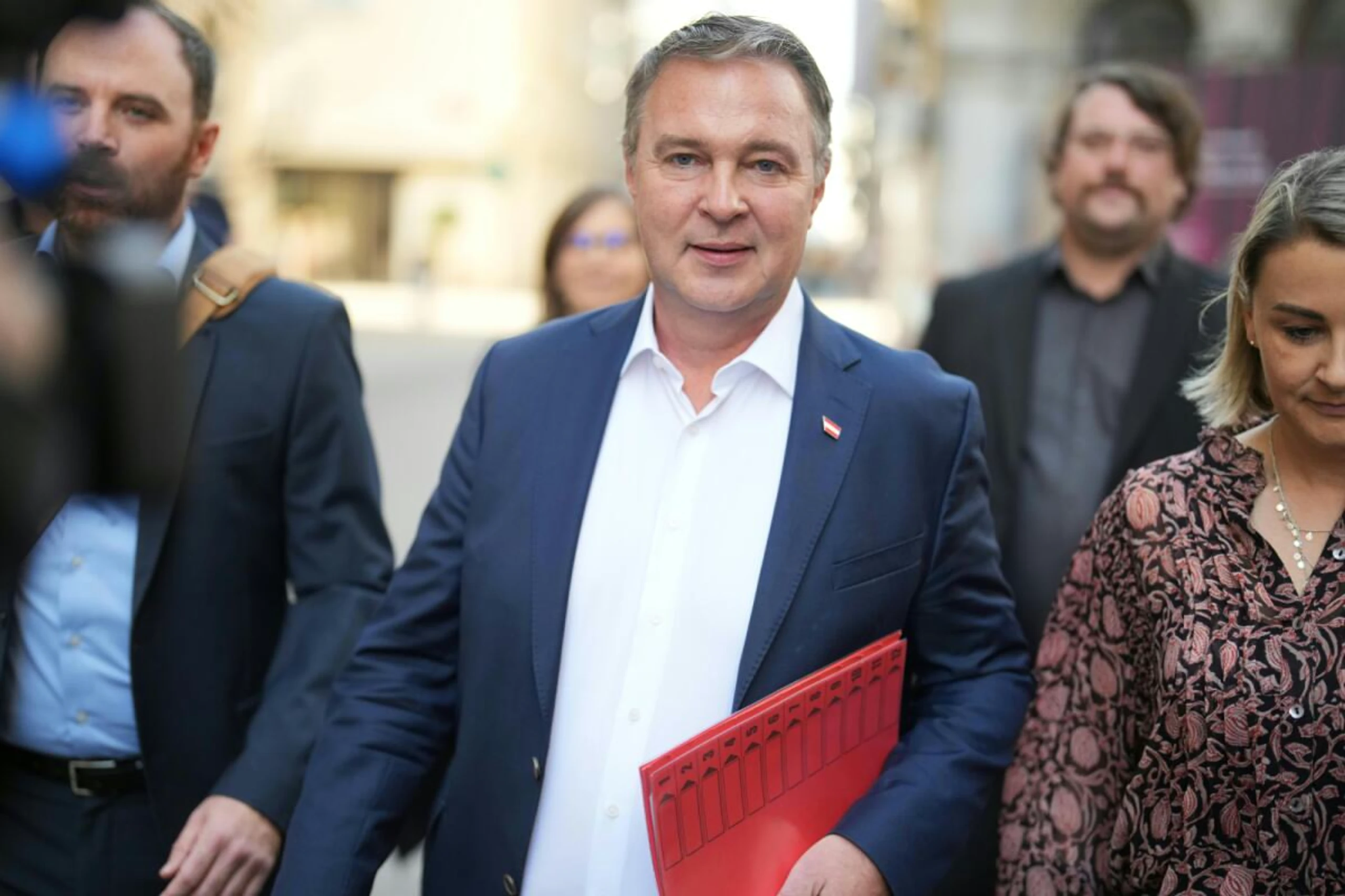 Babler geht in Etappen