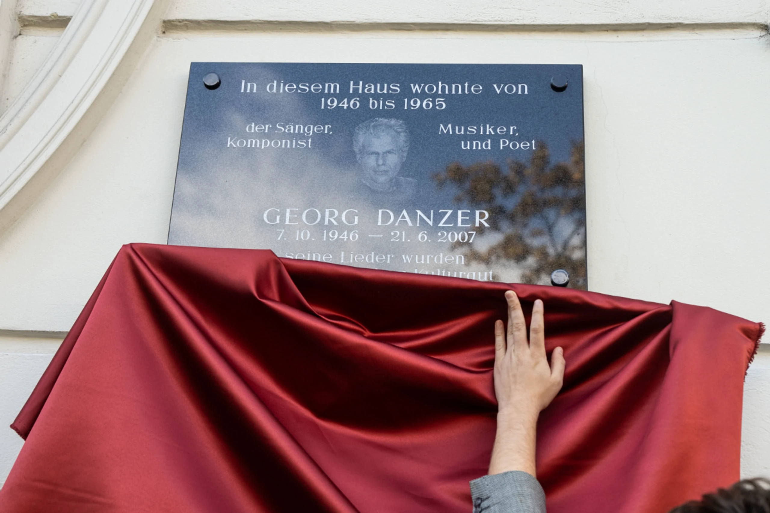 Tafel in Gedenken am Georg Danzer enthüllt