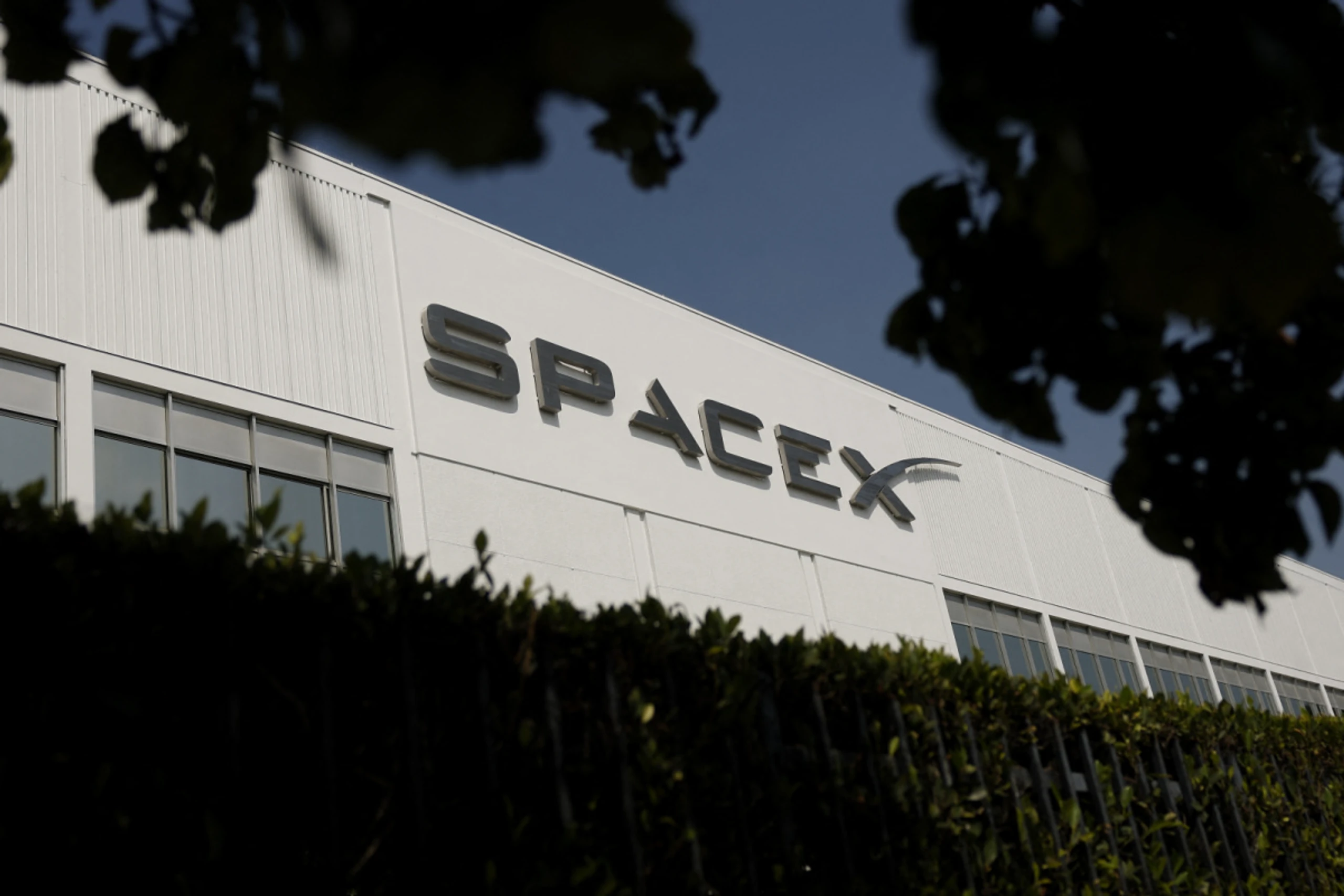 SpaceX kauft 800-Megahertz-Frequenzen