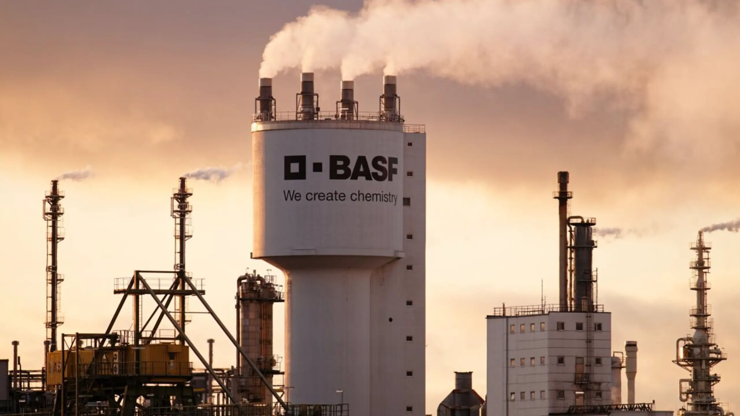 © DPA, Uwe Anspach, Apa ++ ARCHIVBILD ++ BASF führte mit Evonik Sondierungsgespräche