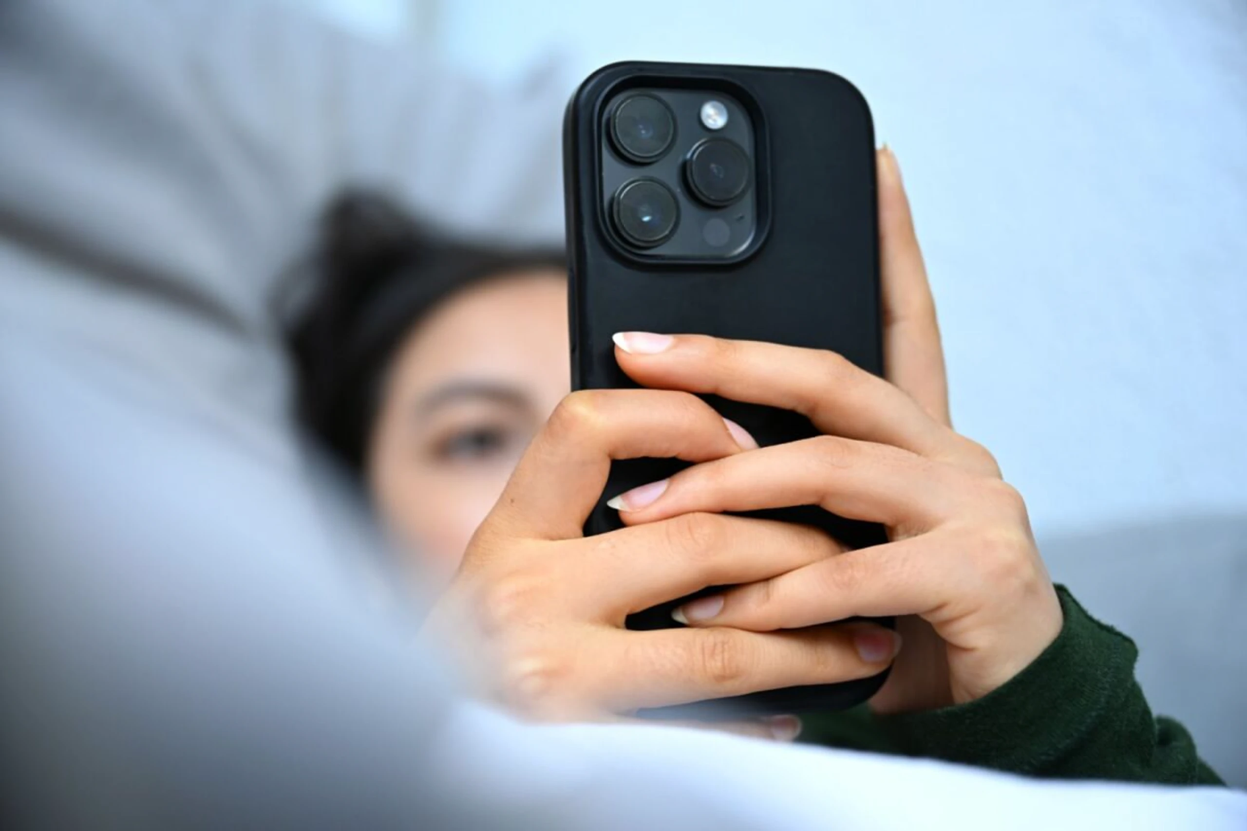 Cybergrooming ist die gezielte Anbahnung sexueller Kontakte über Chats