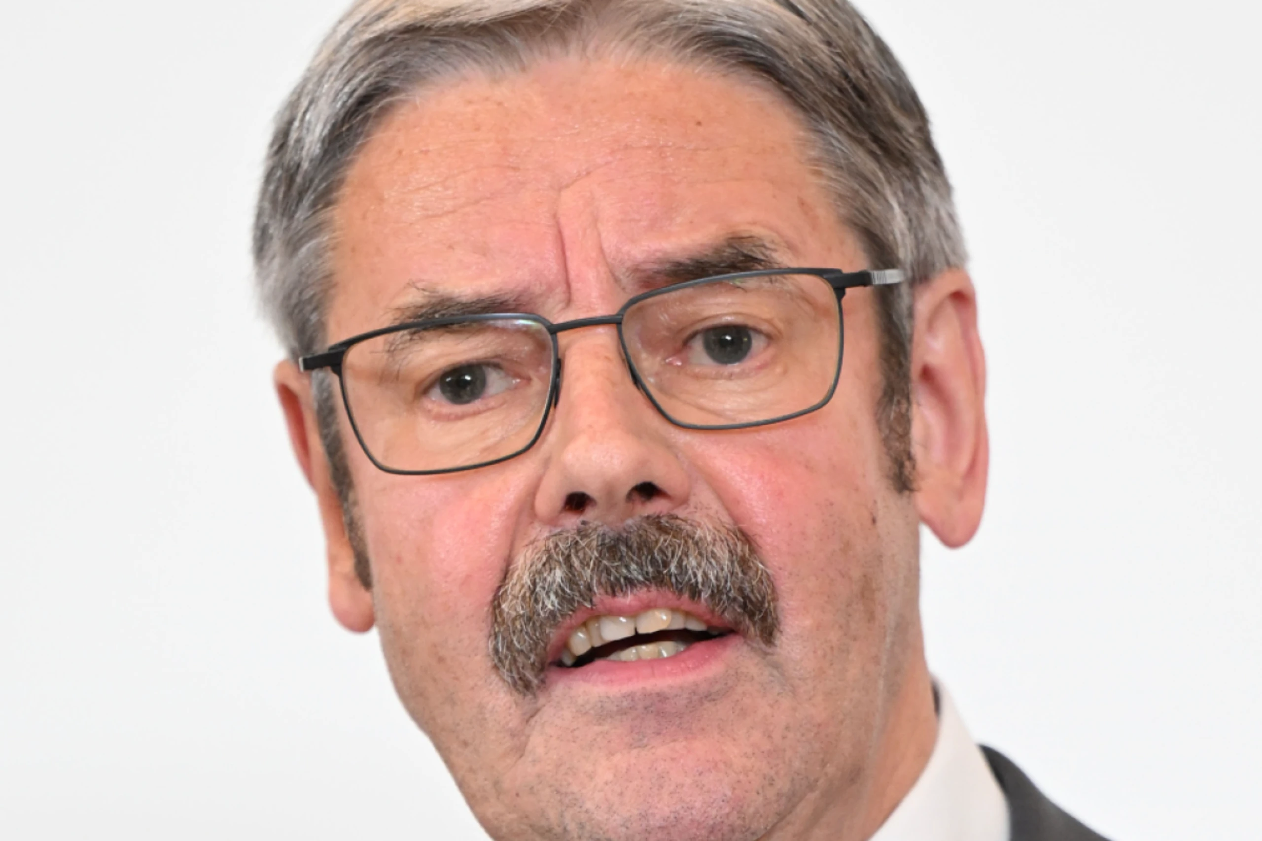 Milizbeauftrager Hameseder nimmt bei Wehrpflicht NEOS in die Pflicht