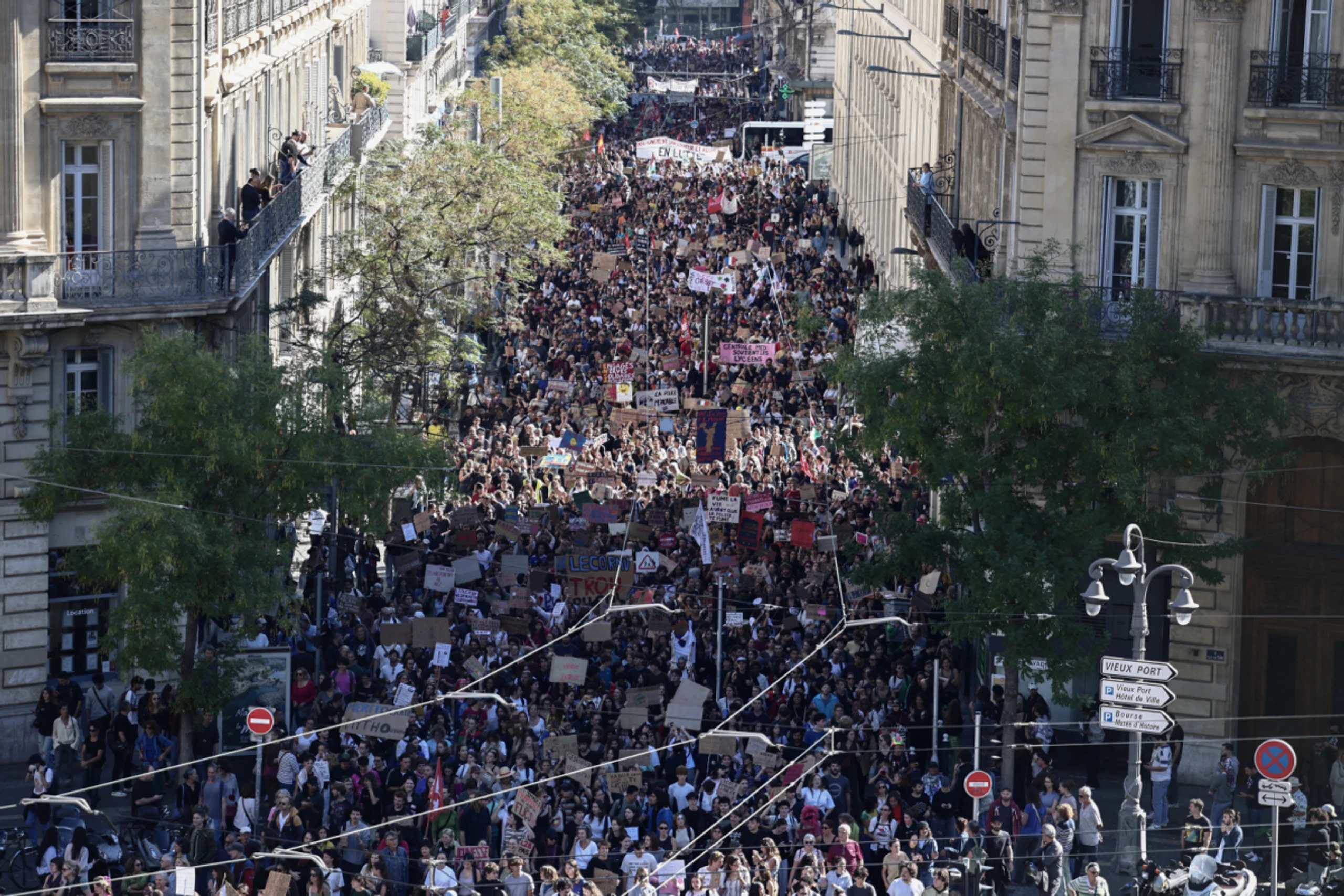 Neue Blockaden und Demos bei Schülerprotesten in Frankreich