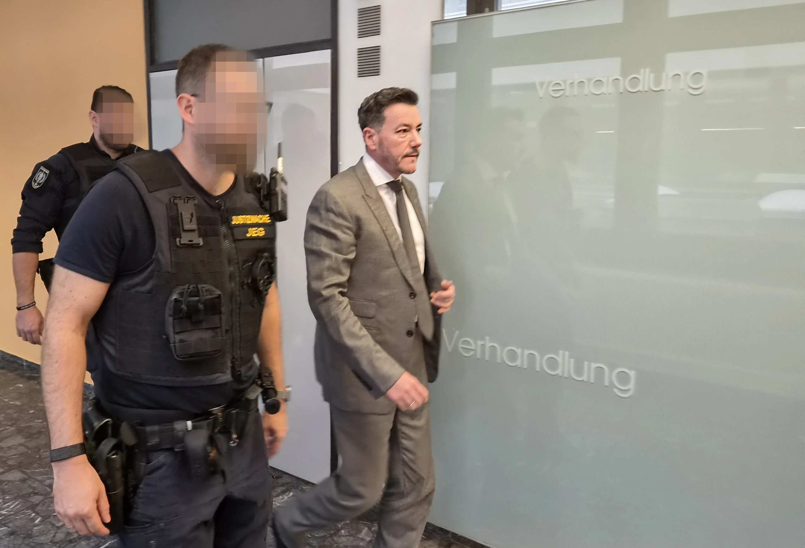 Fußfessel für René Benko
