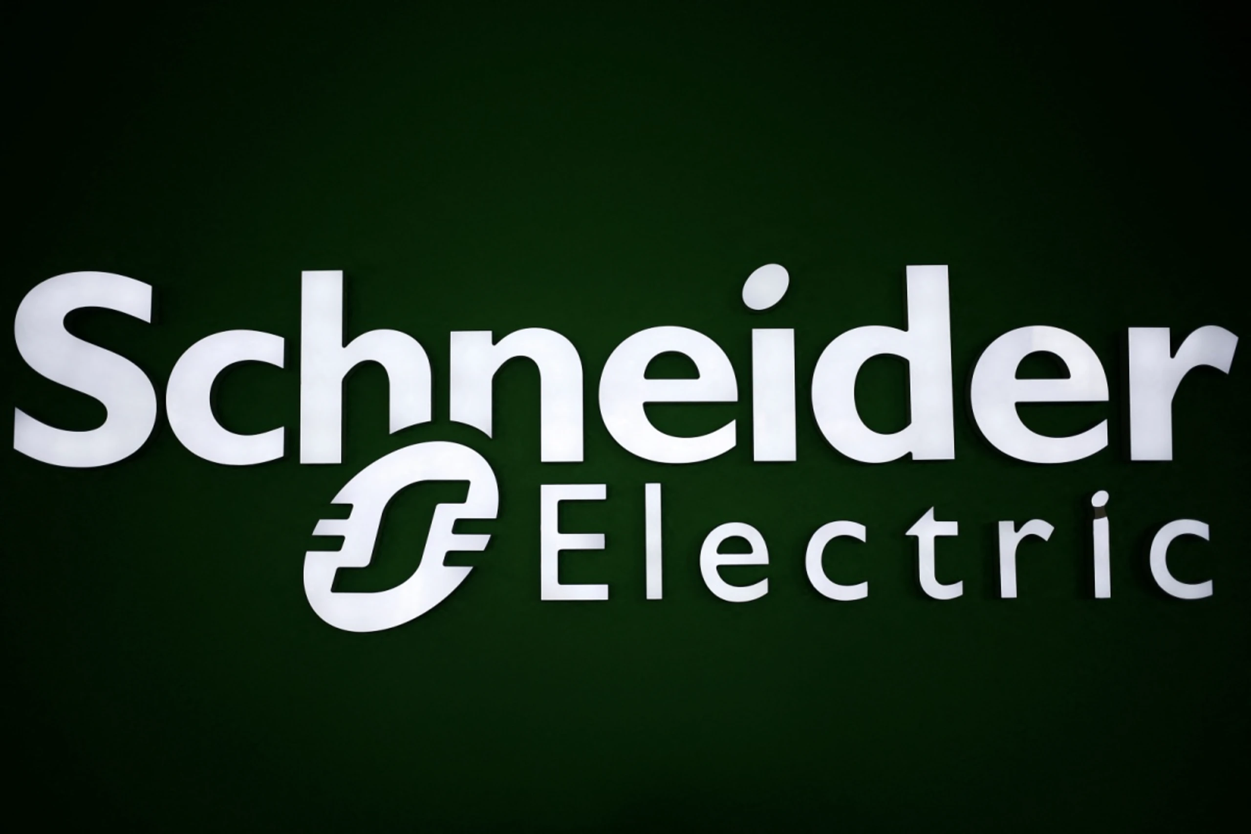 Schneider Electric hebt dank Rechenzentrenboom Ausblick an