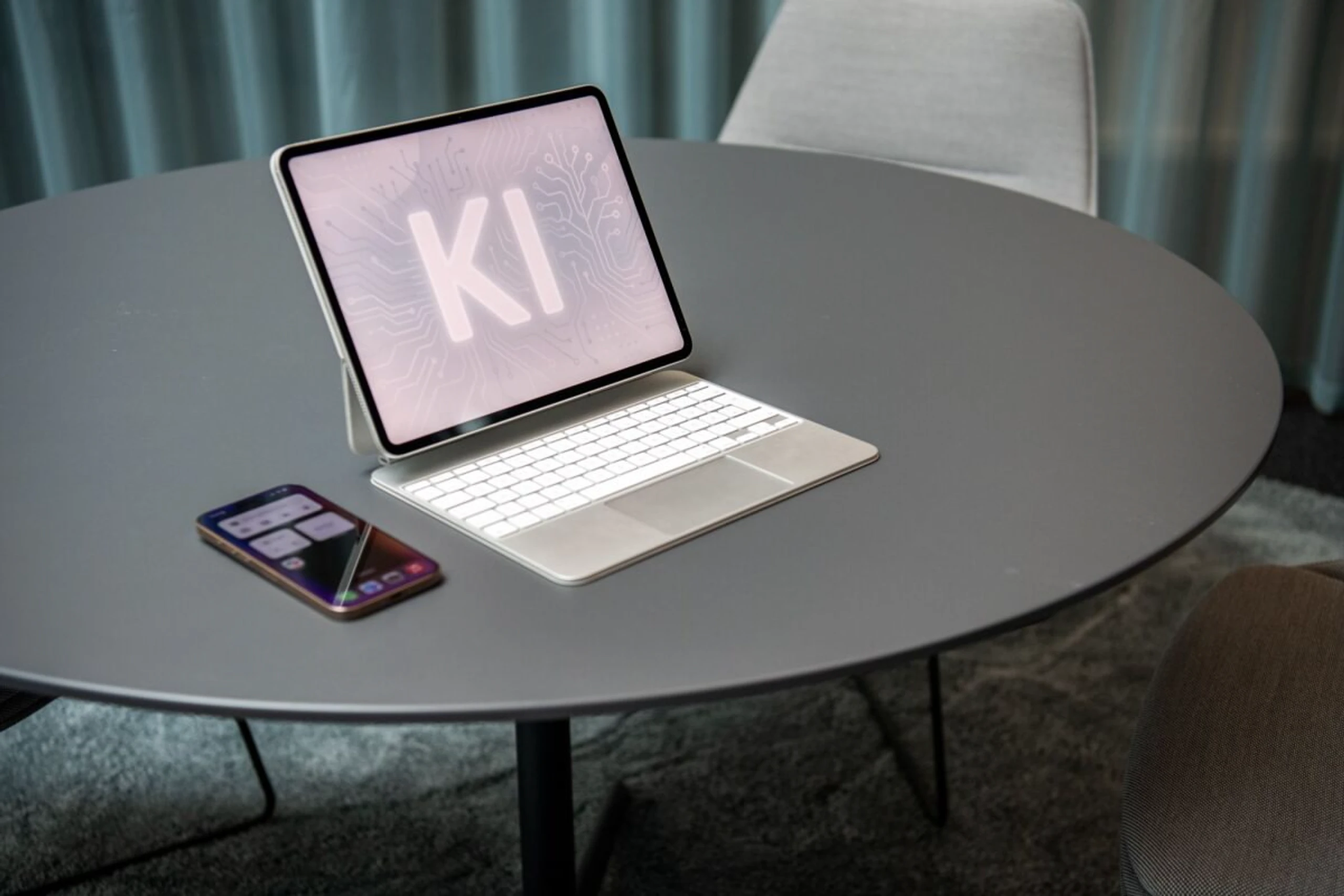 Blackbox Chatbot: Beim Nutzen der KI-Maschinen ist Vorsicht angesagt