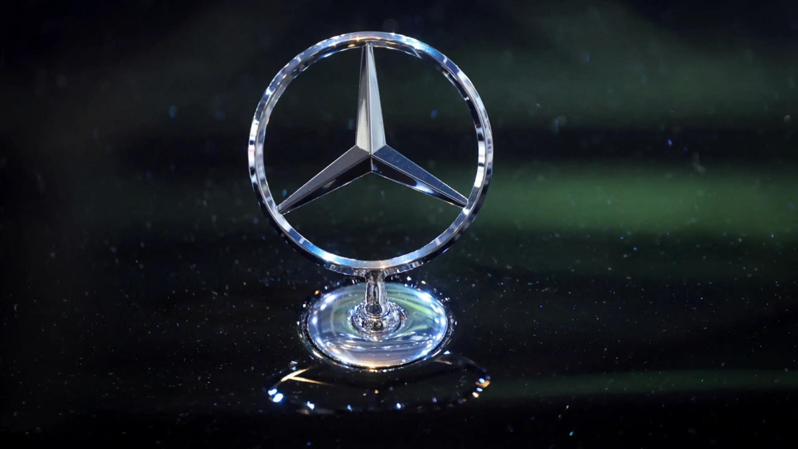 © AFP, LUDOVIC MARIN, Apa Mercedes-Benz mit Sparprogramm