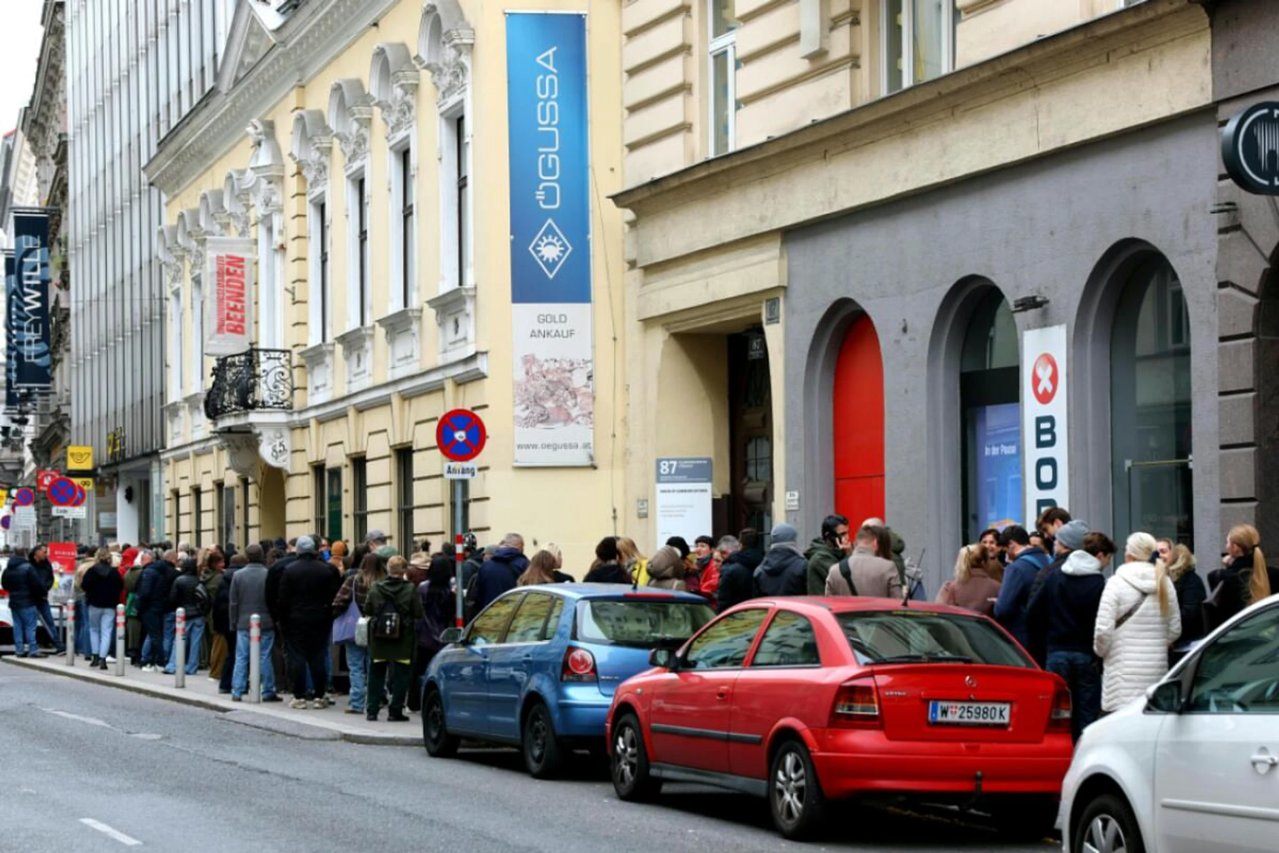 Auch in Wien standen die serbischen Wähler Schlange