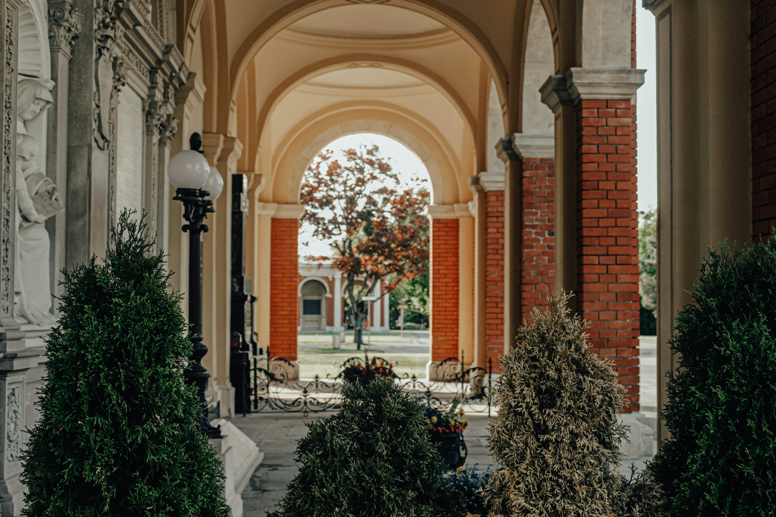 Torbogen am Wiener Zentralfriedhof