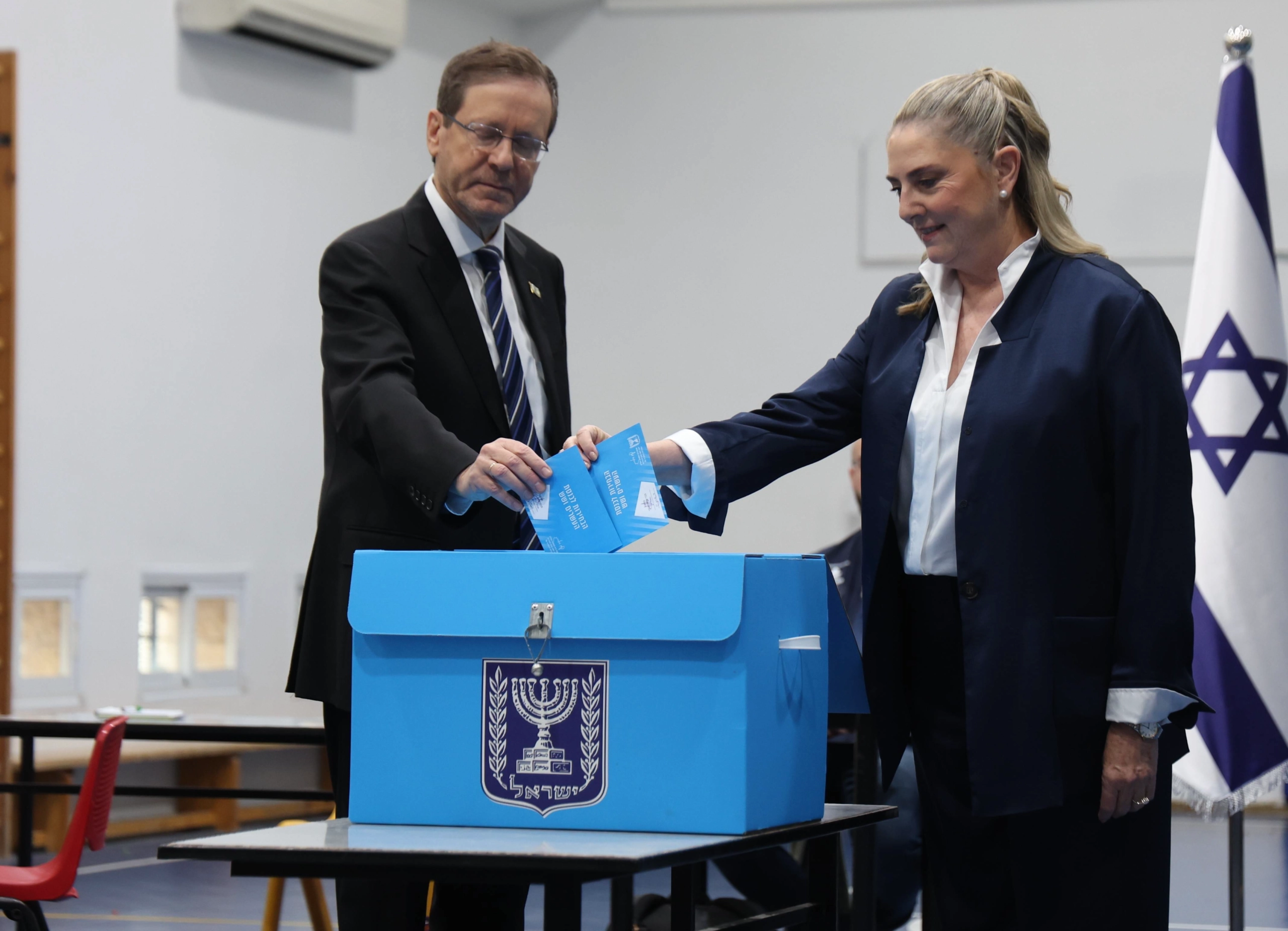 Schicksalswahl in Israel: Netanyahu kämpft um die Macht