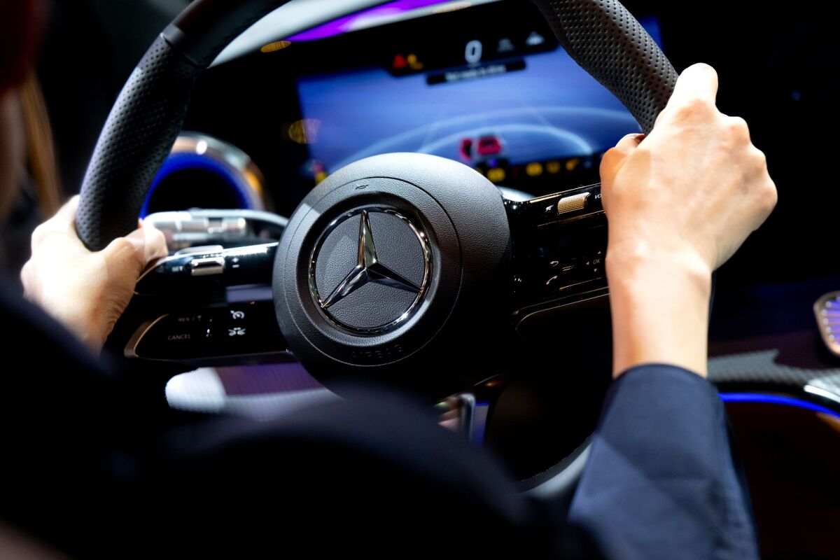 ++ ARCHIVBILD ++ China trifft Mercedes hart