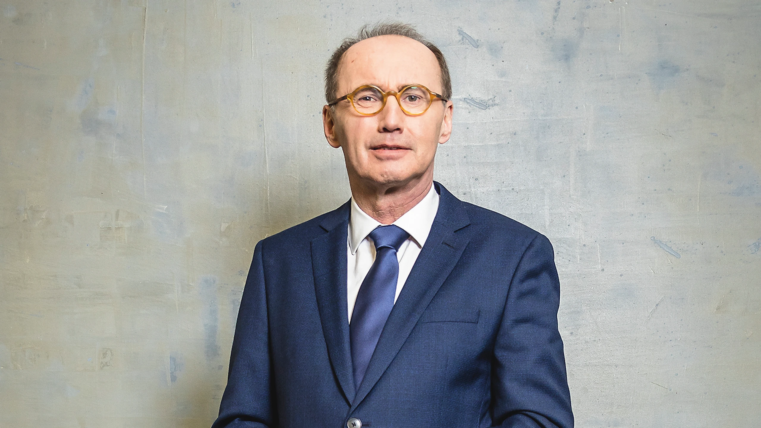 Herr Karas, wir haben da noch eine Frage