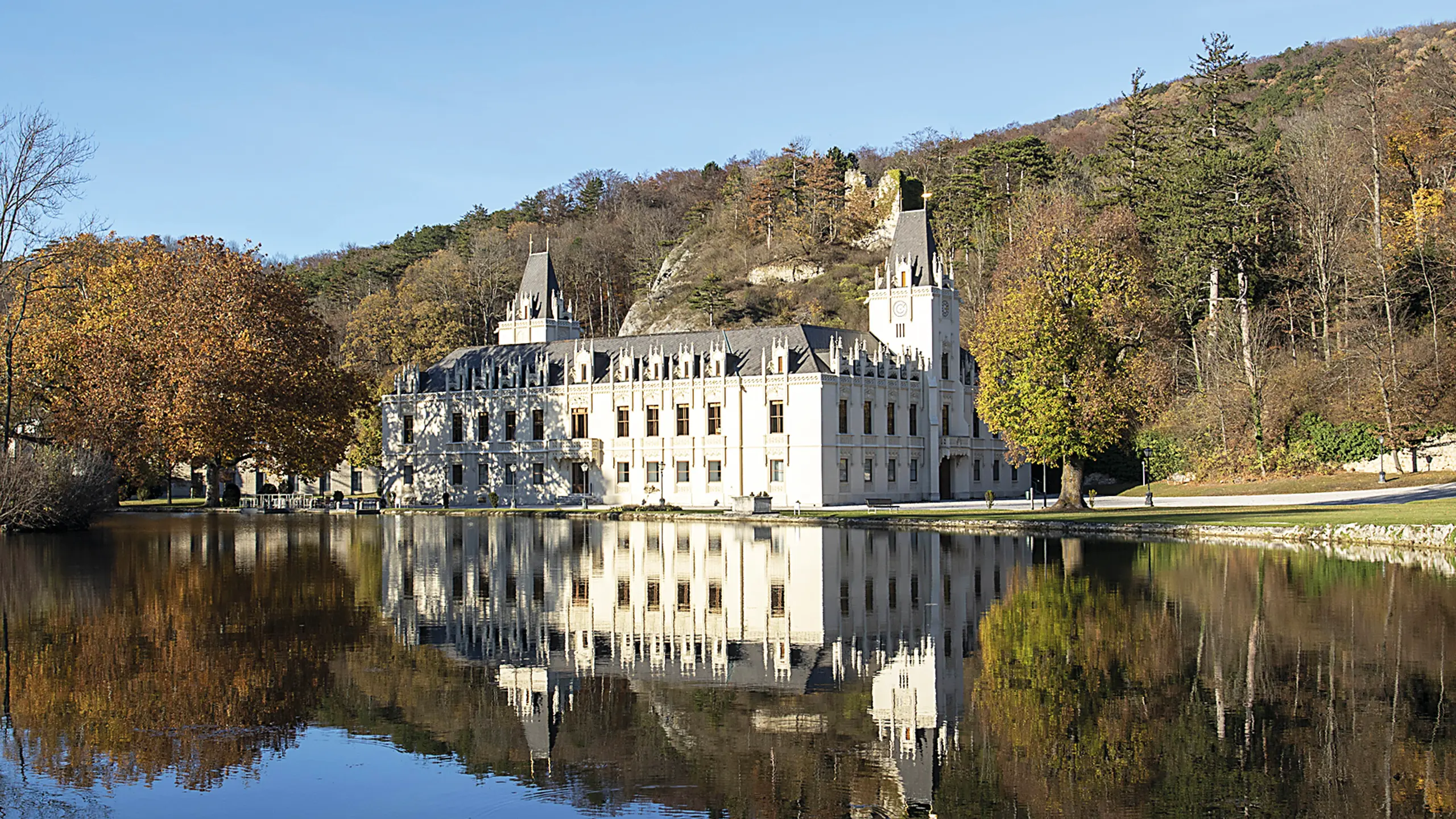 © APA-IMAGES / SEPA.MEDIA / JOHANN SCHWARZ Schloss Hernstein