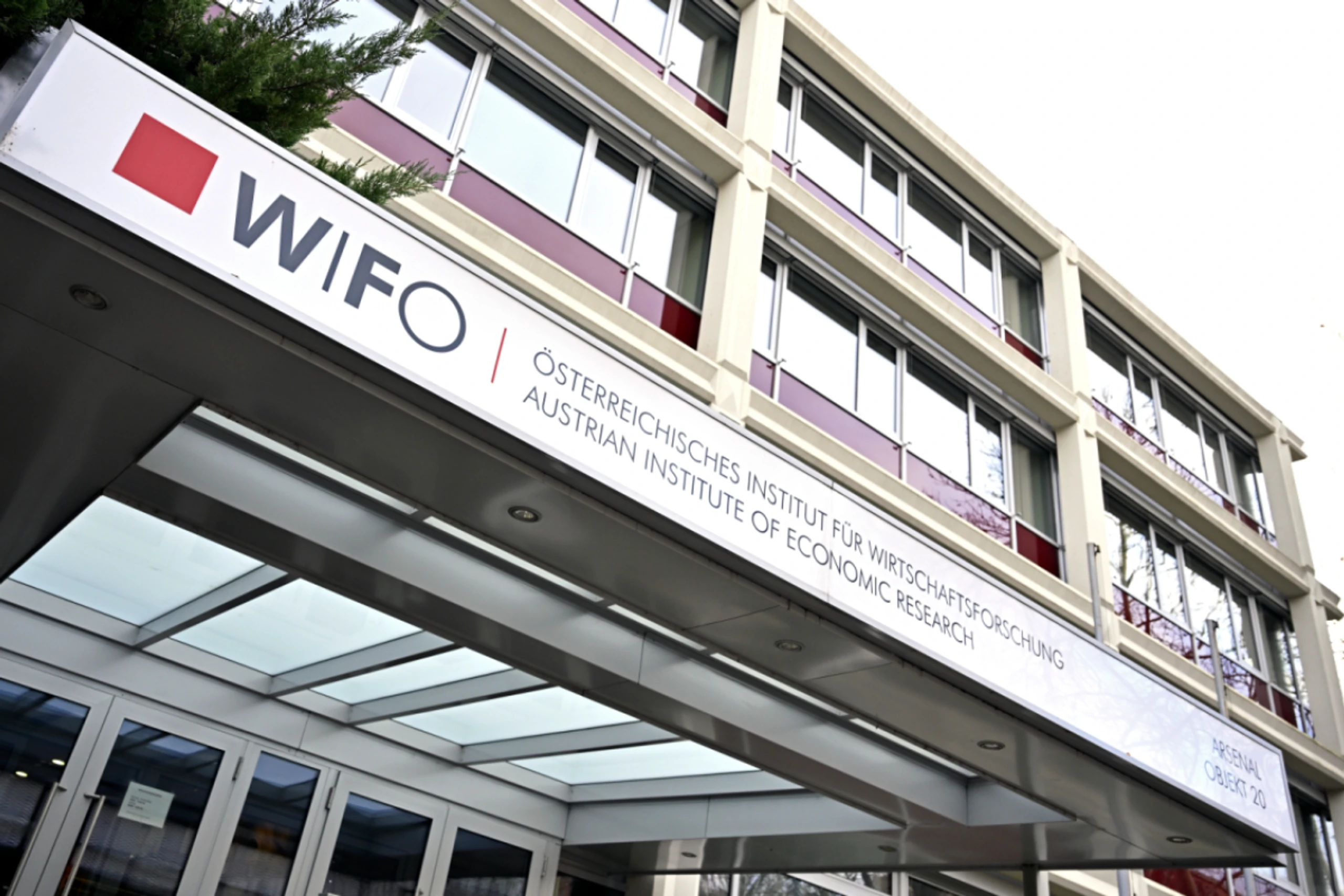 Wifo: Außenhandel und Investitionen lieferten leichte Impulse