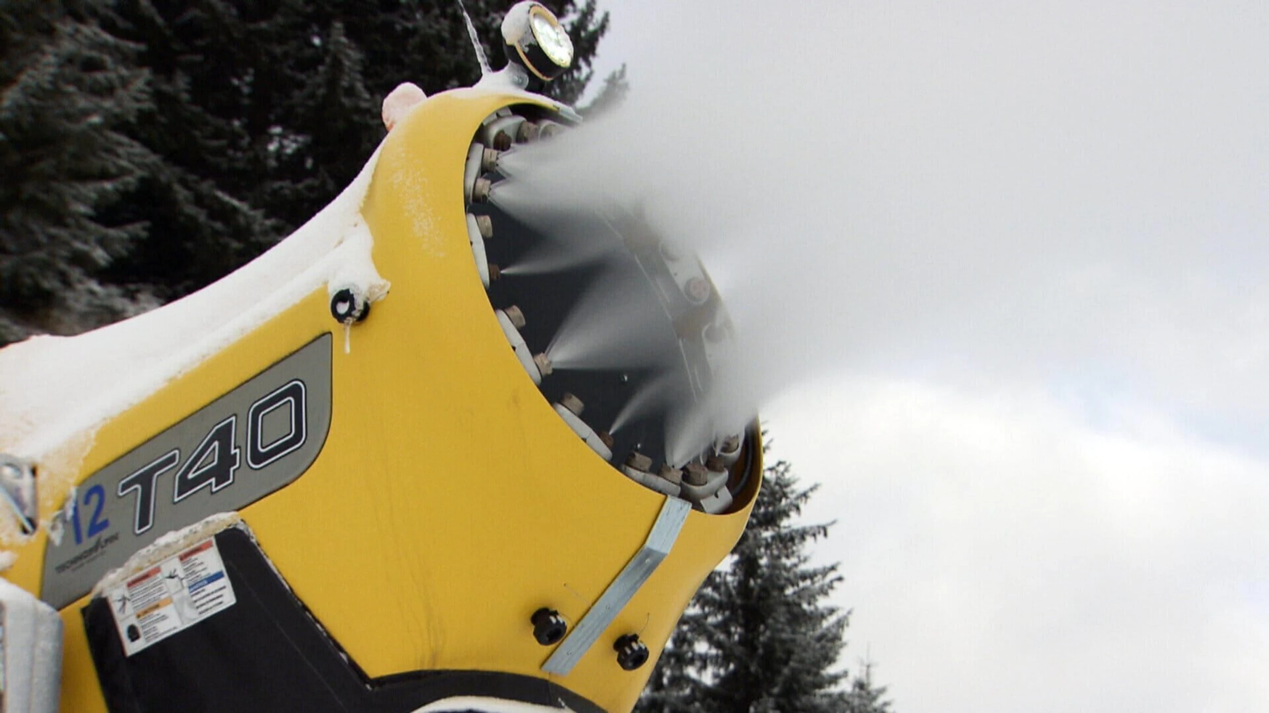 Schnee auf Knopfdruck - Mehr als nur Unterlage auf der Piste
