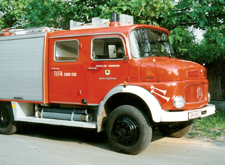 Tanklöschfahrzeug 2000 Mercedes 1113, 1983
