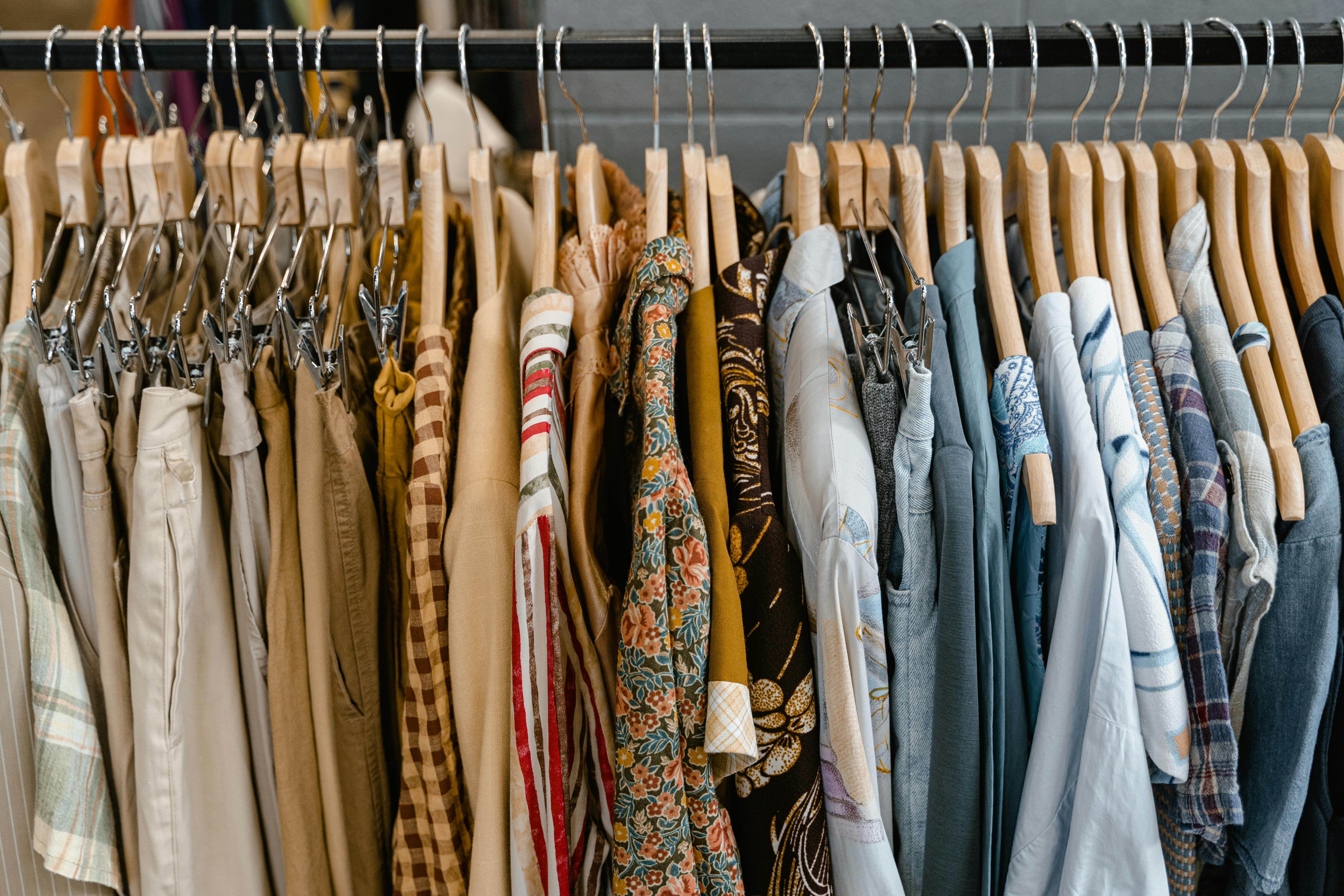 Vorhang auf für Second Hand – Schüler*innen gestalten den Volkshilfe Vintage Shop