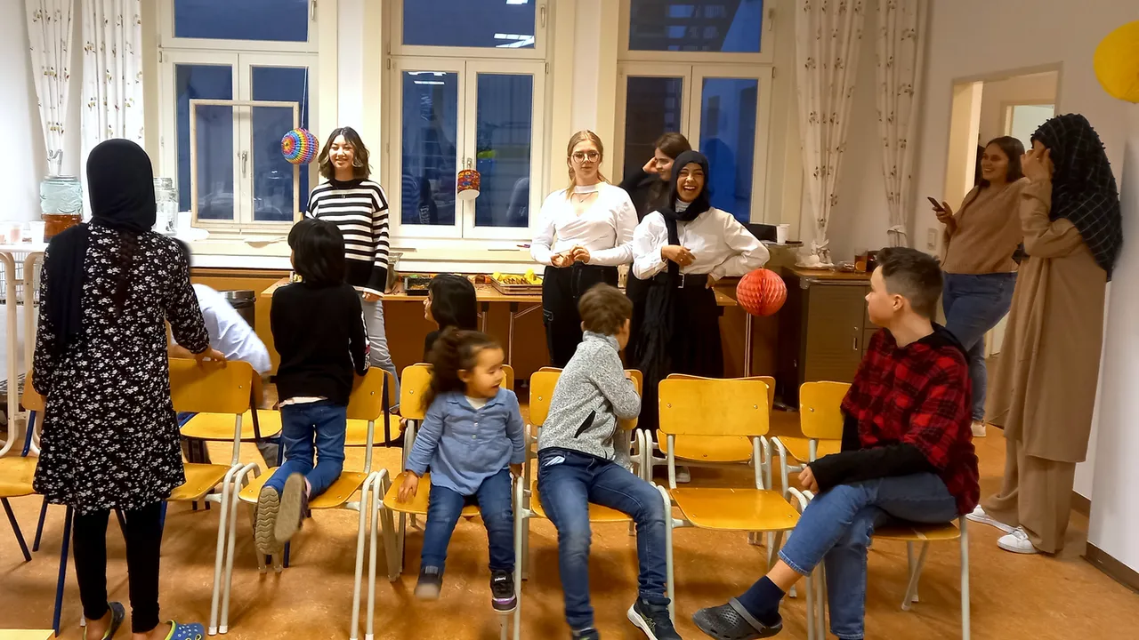 Projektgruppe mit Gästen