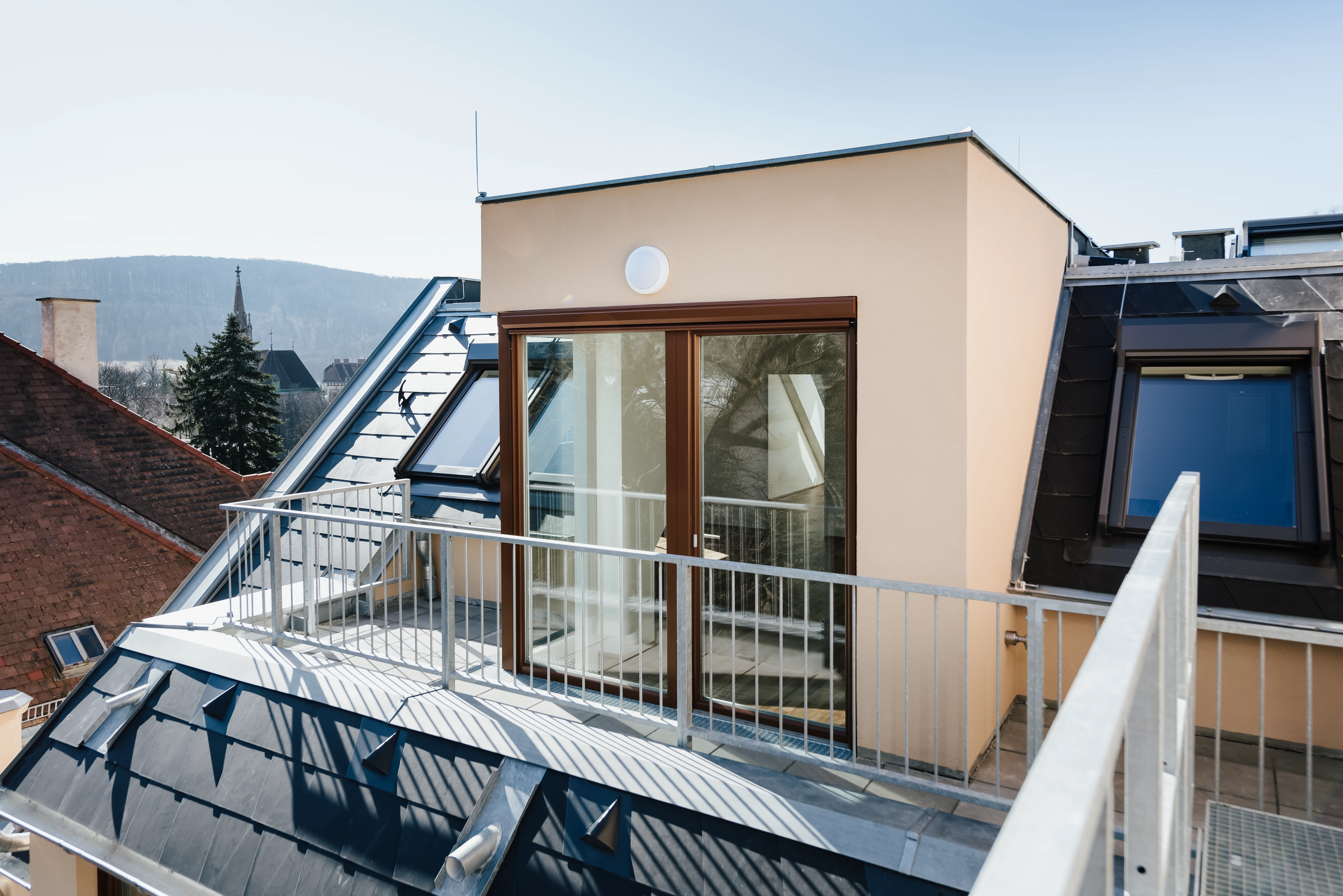 Sicht auf Dachgeschoss Wohninvestment mit Dachterrasse
