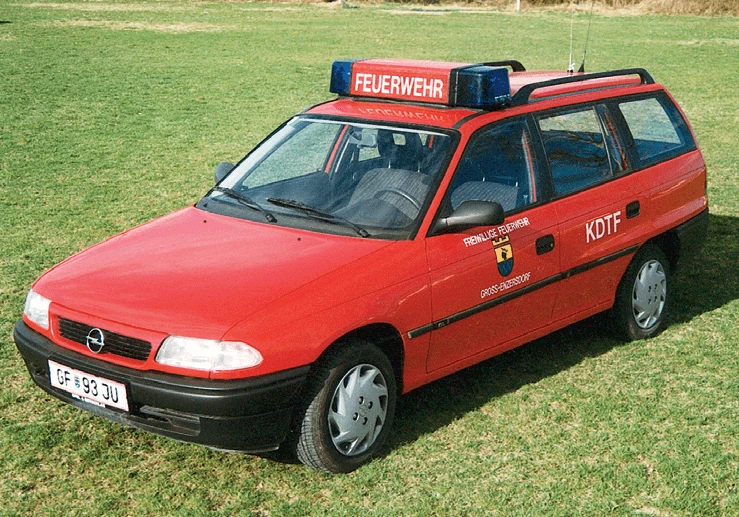 Kommandantenfahrzeug Opel Astra, 1995