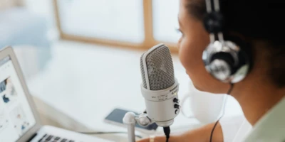 Selbstorganisiertes kooperatives offenes (COOL) - Lernen im Team: 1 HMB goes Podcast
